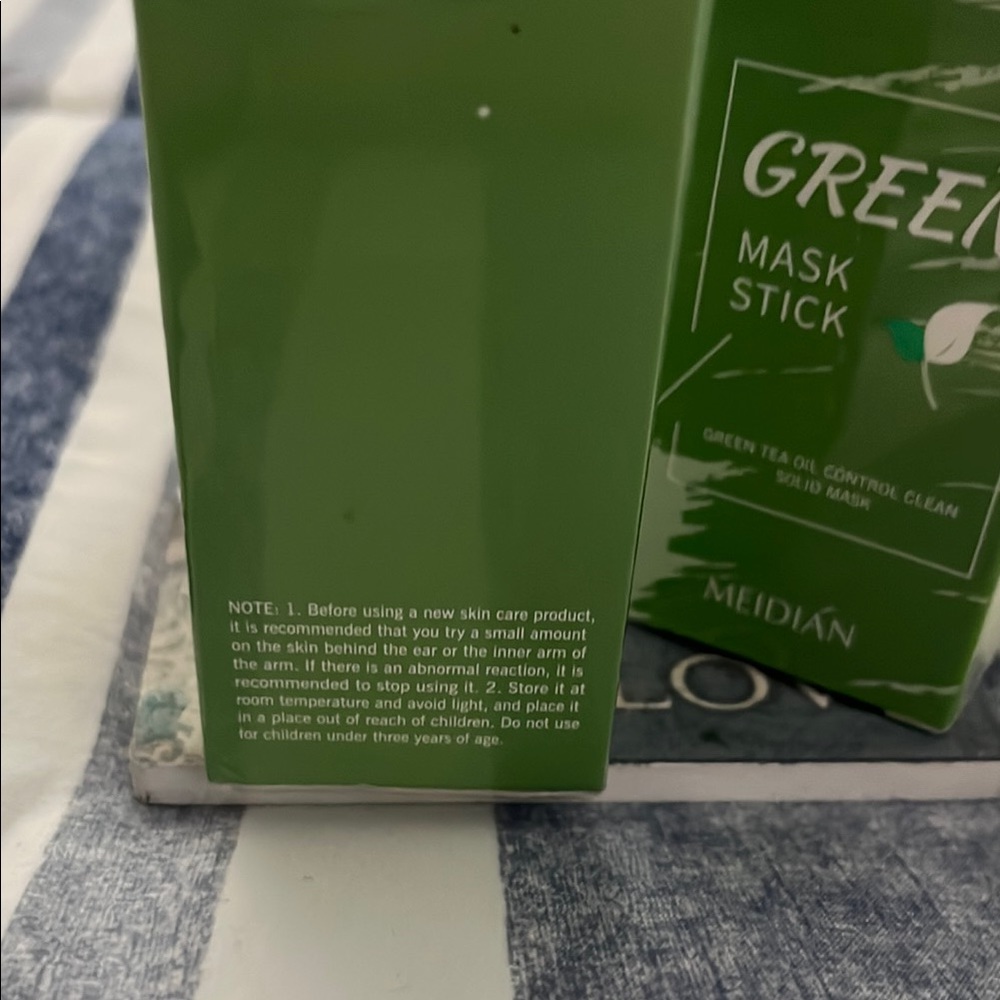 Green Mask Stick with Tea Oil Control - Picture 4 of 4